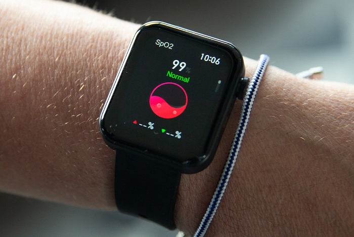 Kendox Live Tracker Smartwatch