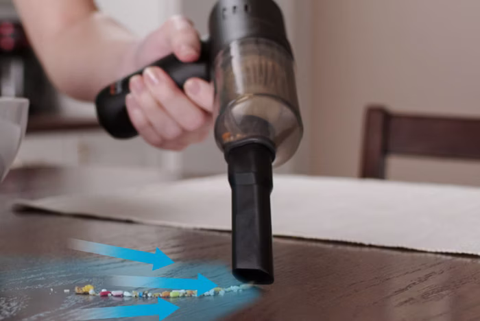 Pentru aspirarea rapidă a resturilor de mâncare din bucătărie sau de pe masa de dining.