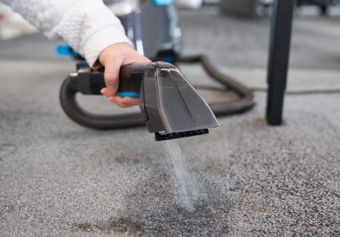 Livington SpotBlast spălare aspirator în uz