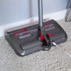 Livington Voom în timpul încărcării – compact și mereu pregătit pentru utilizare pe covor.