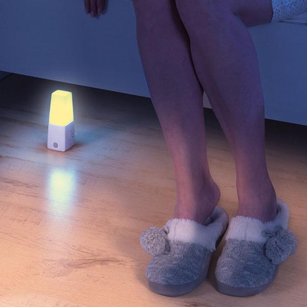 Lumină de noapte LED cu senzor de mișcare