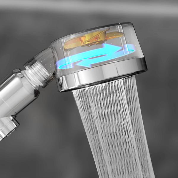 Cap de duș transparent Aquadon EcoTornado cu turbină vizibilă și jet puternic de apă.