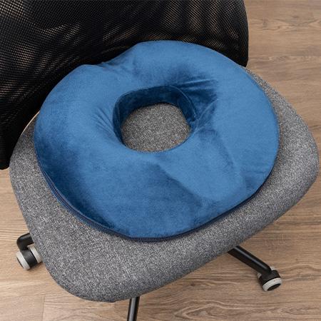 Sitzkissen Comfort – pernă ergonomică pentru șezut, cu deschidere centrală pentru reducerea presiunii.